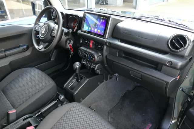 Suzuki Jimny (2018) thumbnail 6