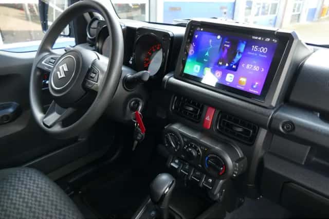 Suzuki Jimny (2018) thumbnail 7