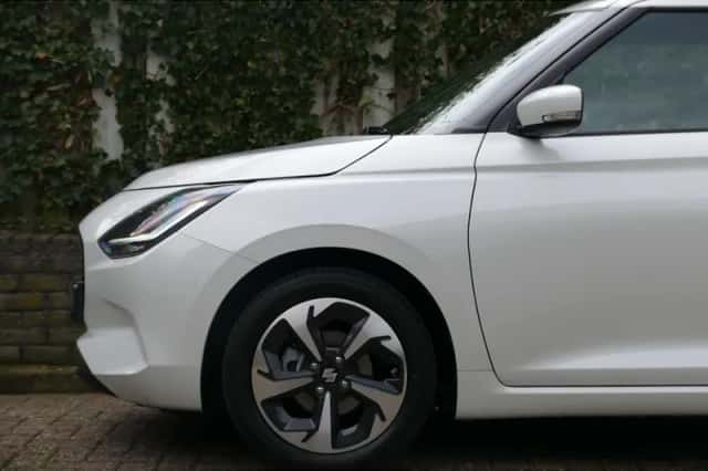 Suzuki Swift (2025) thumbnail 5