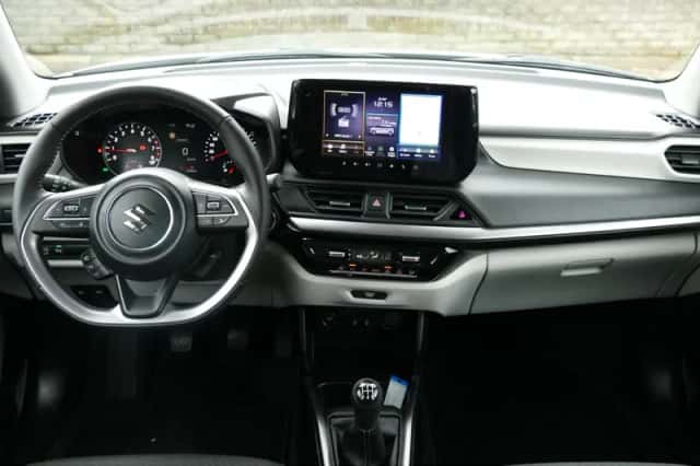 Suzuki Swift (2025) thumbnail 9