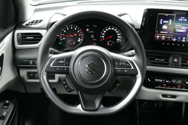 Suzuki Swift (2025) thumbnail 10