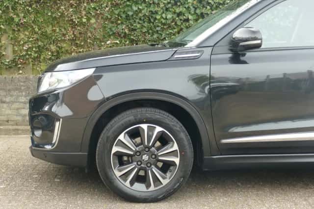 Suzuki Vitara (2019) thumbnail 5