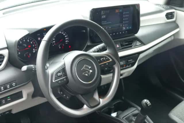 Suzuki Swift (2024) thumbnail 12