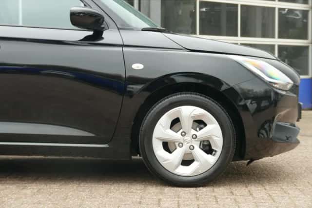 Suzuki Swift (2024) thumbnail 5