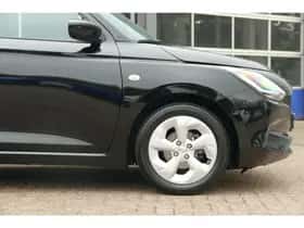 Suzuki Swift (2024) thumbnail 5
