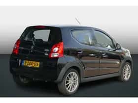 Suzuki Alto (2015) thumbnail 2