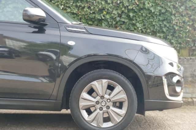 Suzuki Vitara (2019) thumbnail 5