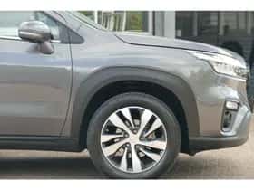 Suzuki S-Cross (2024) thumbnail 4