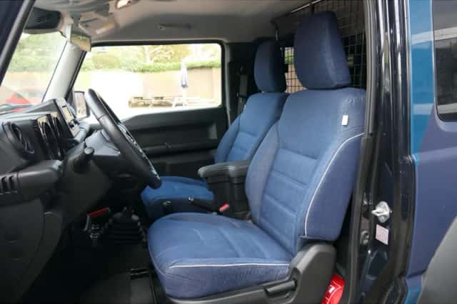 Suzuki Jimny (2023) thumbnail 17