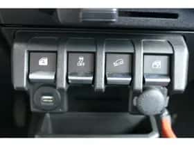 Suzuki Jimny (2023) thumbnail 25