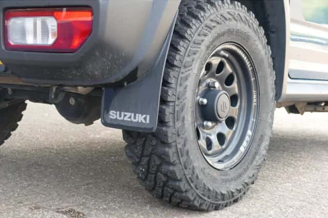 Suzuki Jimny (2023) thumbnail 8