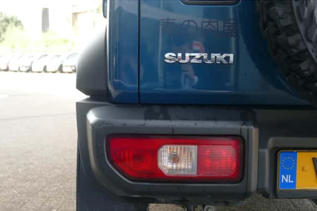 Suzuki Jimny (2023) thumbnail 10