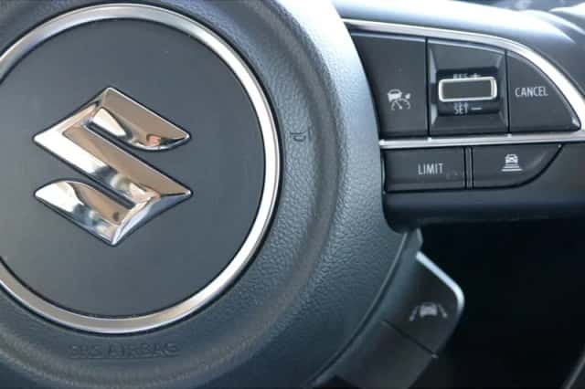 Suzuki Swift (2023) thumbnail 13