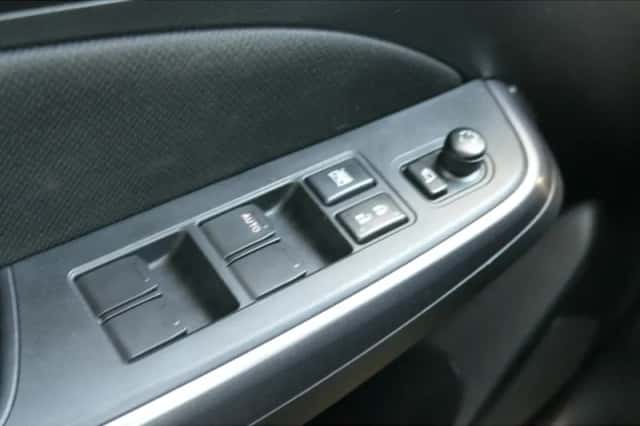 Suzuki Swift (2023) thumbnail 22