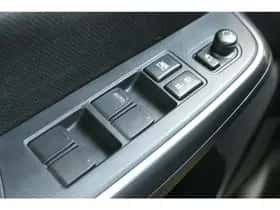 Suzuki Swift (2023) thumbnail 23