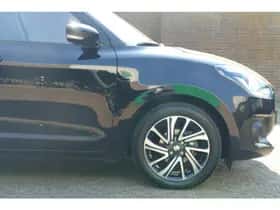 Suzuki Swift (2023) thumbnail 5