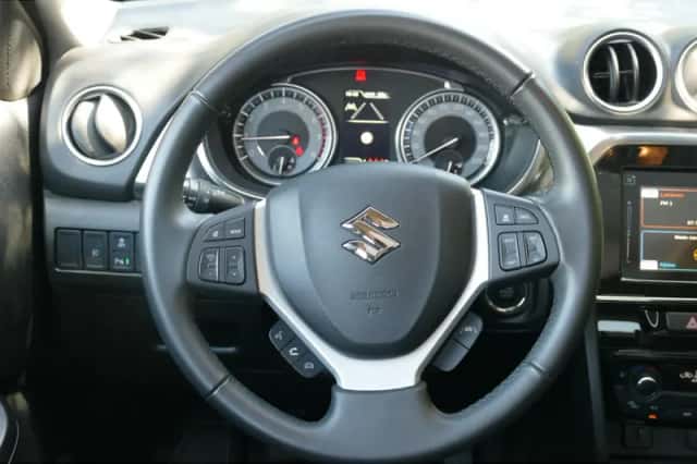 Suzuki Vitara (2023) thumbnail 10