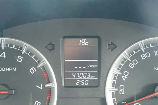Suzuki Swift (2015) thumbnail 12
