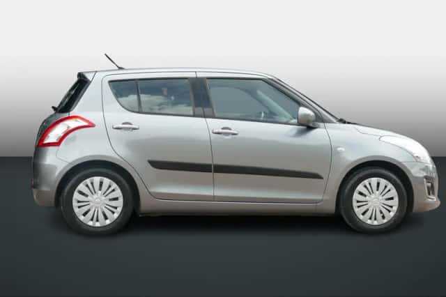 Suzuki Swift (2015) thumbnail 3