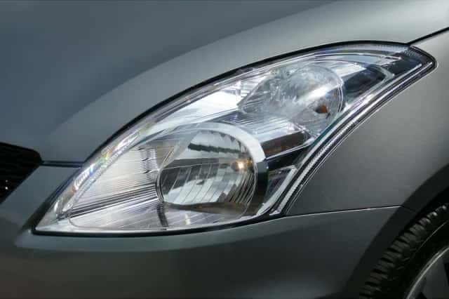Suzuki Swift (2015) thumbnail 5