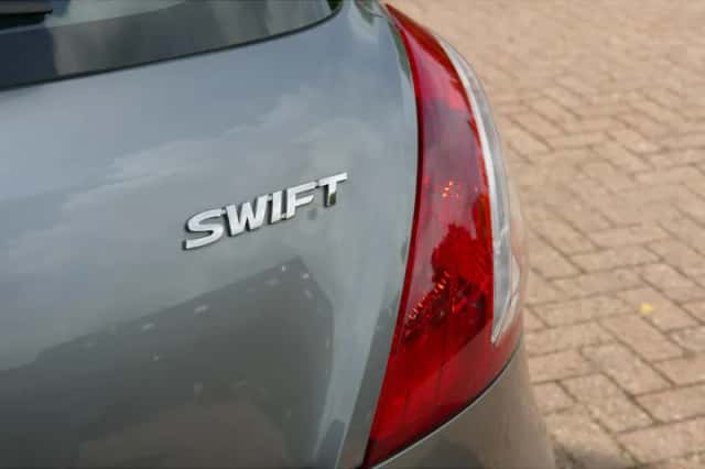 Suzuki Swift (2015) thumbnail 6