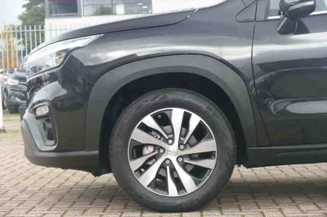 Suzuki S-Cross (2025) thumbnail 4