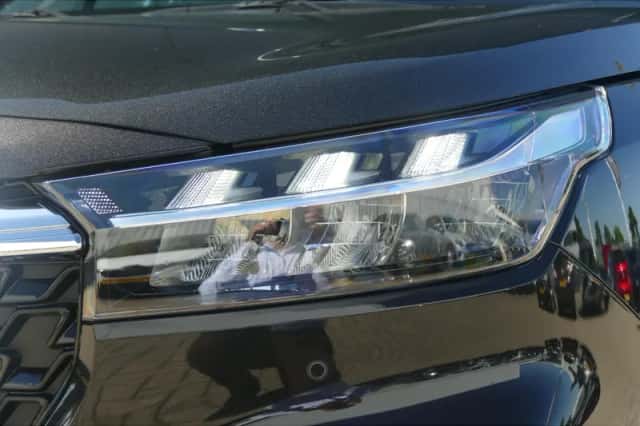 Suzuki S-Cross (2025) thumbnail 5