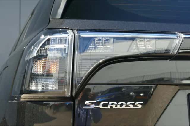 Suzuki S-Cross (2025) thumbnail 6
