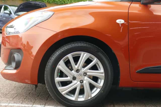 Suzuki Swift (2024) thumbnail 6