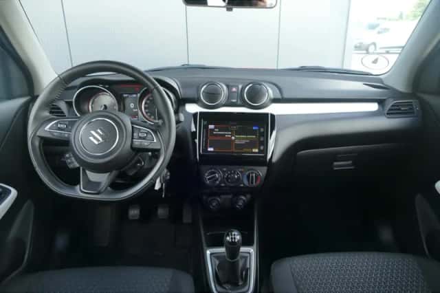 Suzuki Swift (2025) thumbnail 6