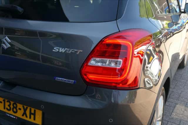 Suzuki Swift (2021) thumbnail 5