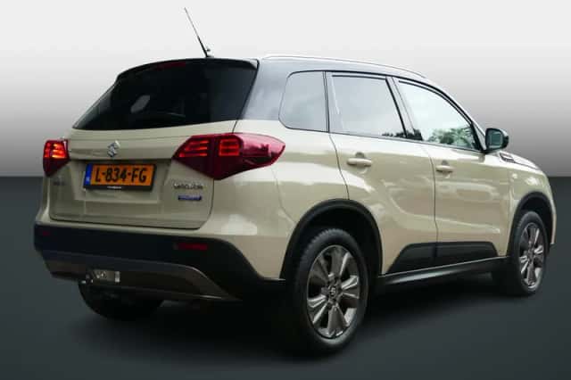 Suzuki Vitara (2021) thumbnail 2