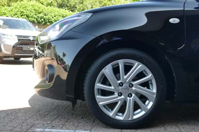 Suzuki Swift (2021) thumbnail 5