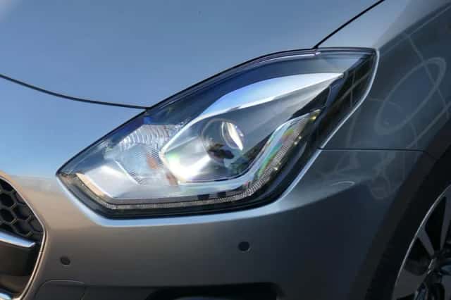 Suzuki Swift (2019) thumbnail 4