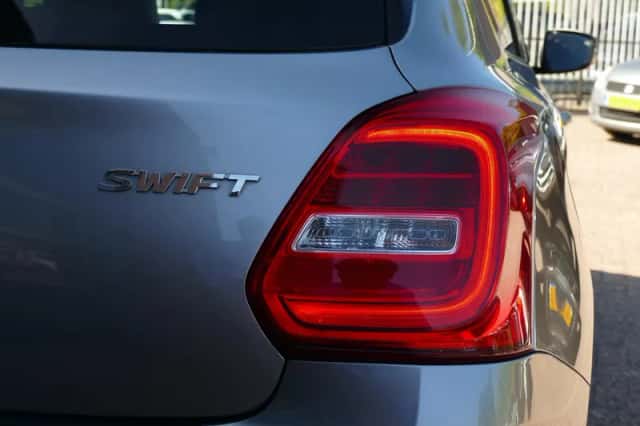 Suzuki Swift (2019) thumbnail 6