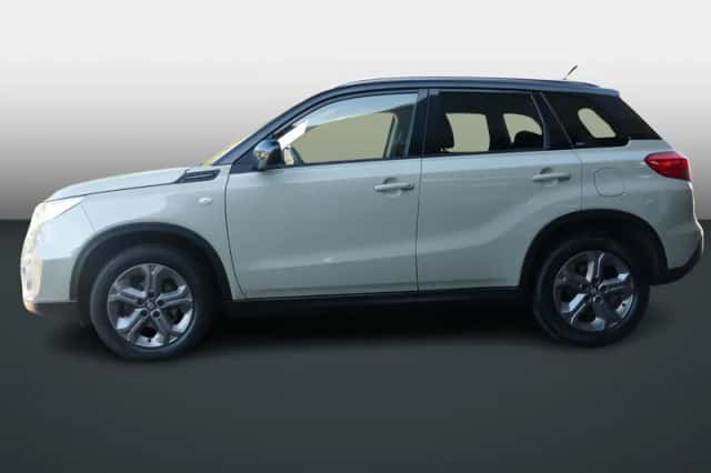 Suzuki Vitara (2015) thumbnail 2