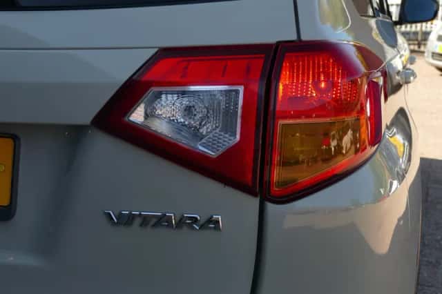 Suzuki Vitara (2015) thumbnail 6