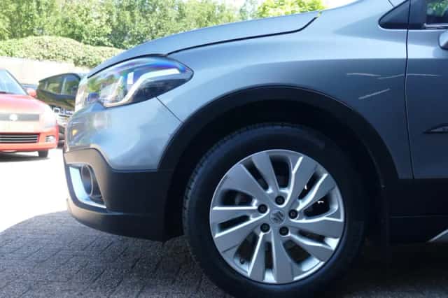 Suzuki S-Cross (2016) thumbnail 5