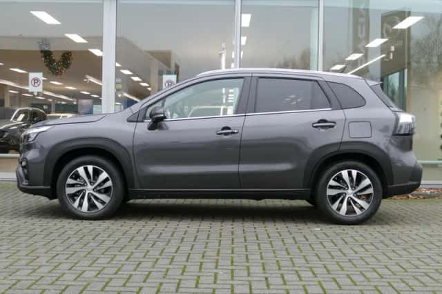 Suzuki S-Cross (2024) thumbnail 2