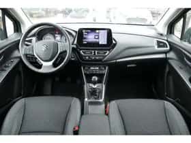 Suzuki S-Cross (2024) thumbnail 5