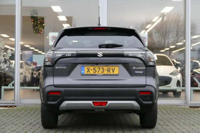 Suzuki S-Cross (2024) thumbnail 8