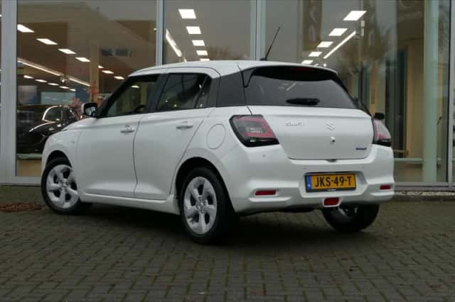 Suzuki Swift (2025) thumbnail 11
