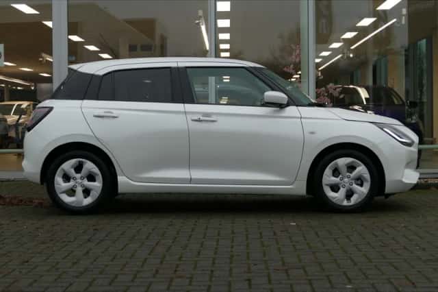 Suzuki Swift (2025) thumbnail 14