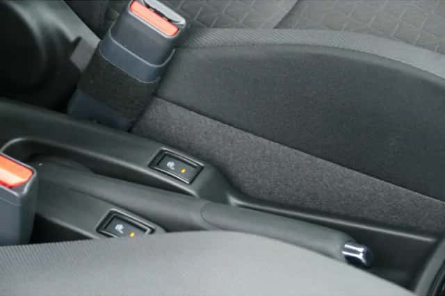 Suzuki Swift (2025) thumbnail 16