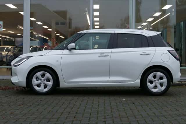 Suzuki Swift (2025) thumbnail 3