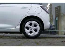 Suzuki Swift (2025) thumbnail 4