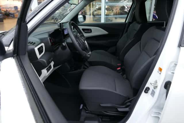 Suzuki Swift (2025) thumbnail 7
