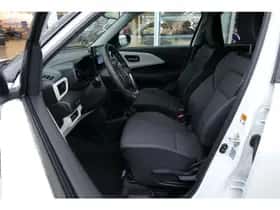 Suzuki Swift (2025) thumbnail 7