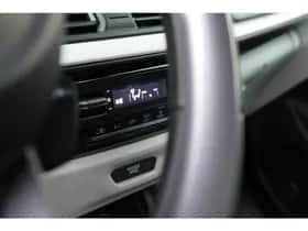 Suzuki Swift (2025) thumbnail 9
