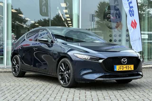 Mazda 3 (2025) thumbnail 2